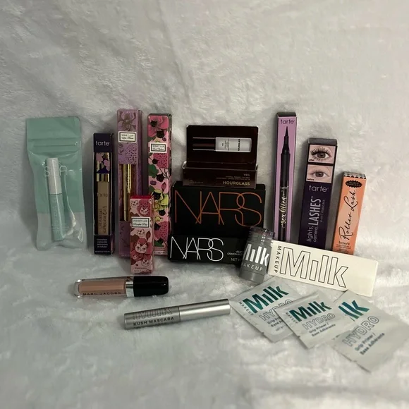 đź’„ Prestige Variety Make-Up Bindle (Brand New) - Picture 1 of 7